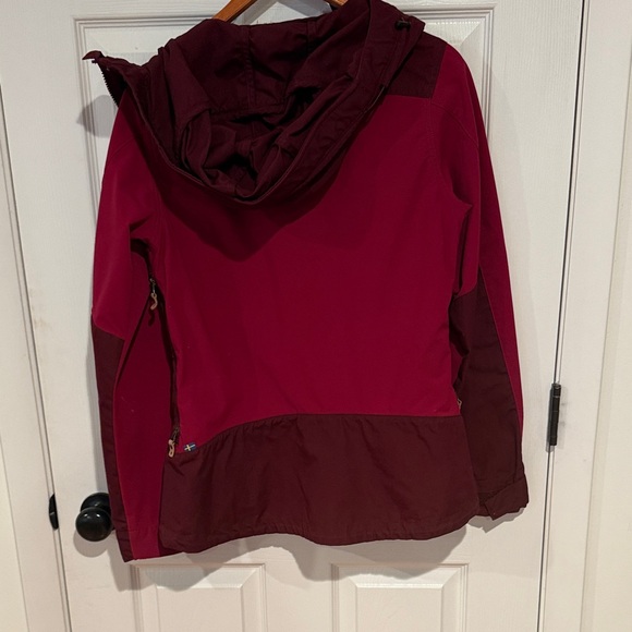 Fjallraven G1000 Women's Jacket in Red and Burgundy - Picture 6 of 7